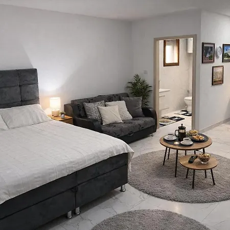 Garden Lux Grujic Lejlighed