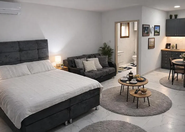 Garden Lux Grujic Daire